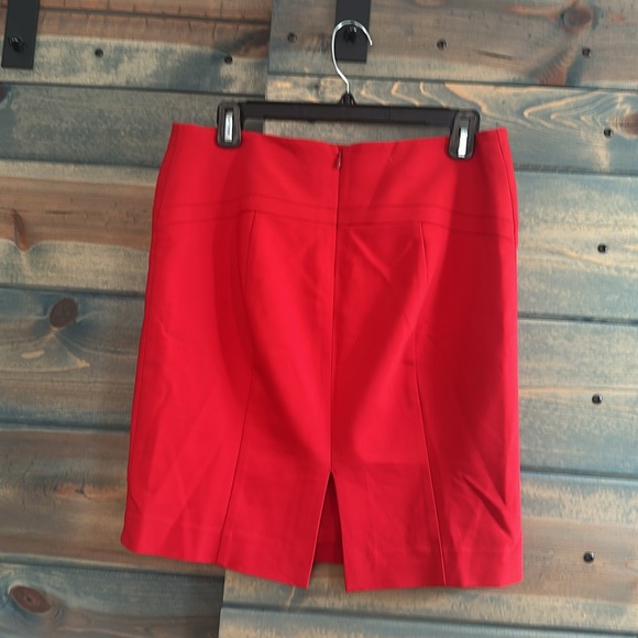 Lined red pencil skirt from expressss. Excellent condition ion - Picture 3 of 7